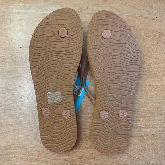 NWT. Reef Tan Seaside Sandals - size 7 - Picture 7 of 10